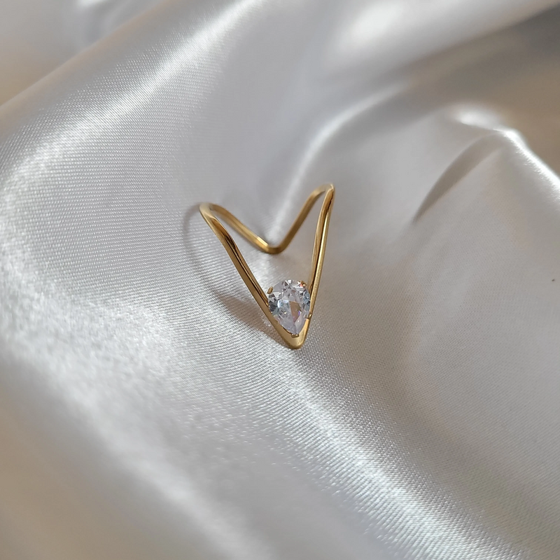 Gold-Plated V-Shaped Ring with Solitaire CZ Stone