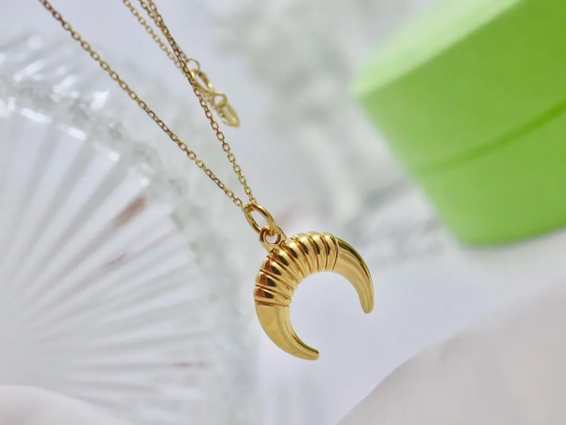 Gold-Plated Ribbed Crescent Moon Pendant Necklace for Women