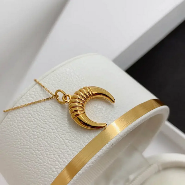 Gold-Plated Ribbed Crescent Moon Pendant Necklace for Women