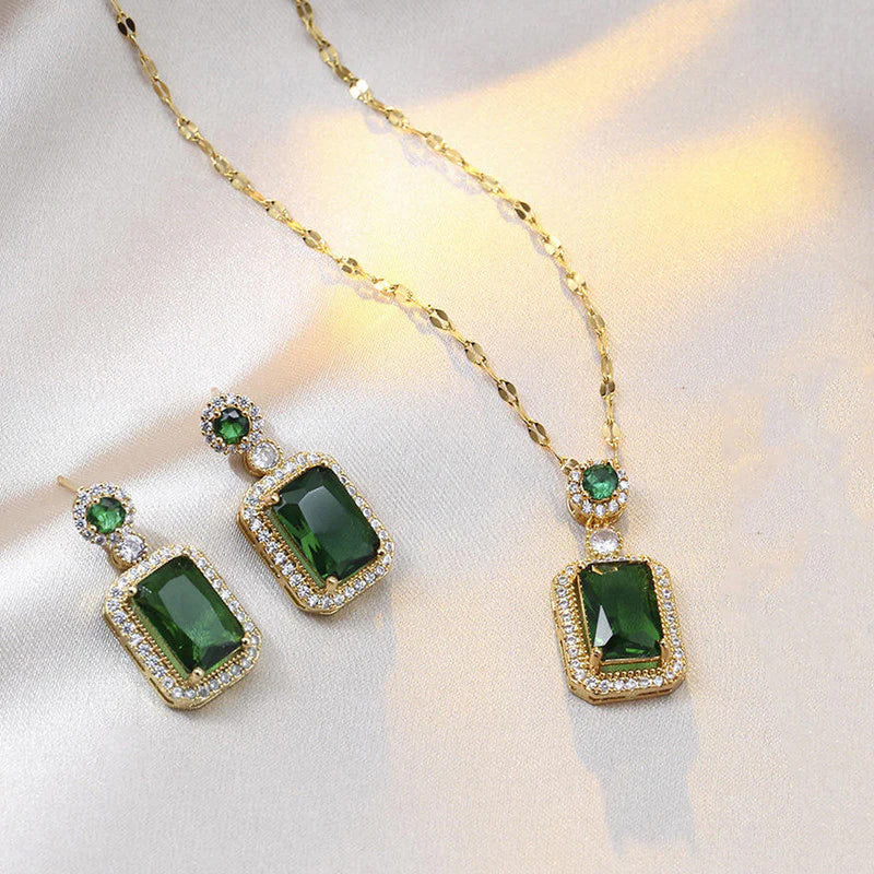 Elegant Emerald Green & Gold-Toned Necklace & Earrings Set
